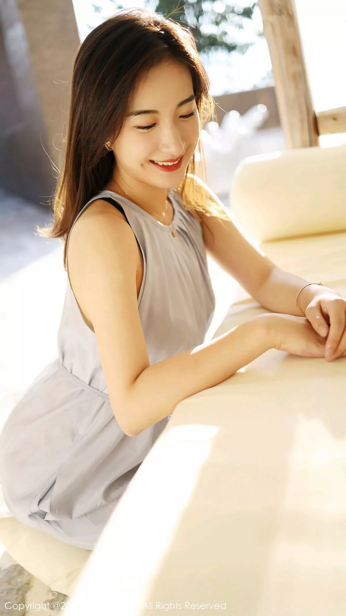 秀人集.com_[XiuRen秀人网]No.1660_嫩模艺儿拿铁户外白色长裙清新甜美风格靓丽迷人写真57P