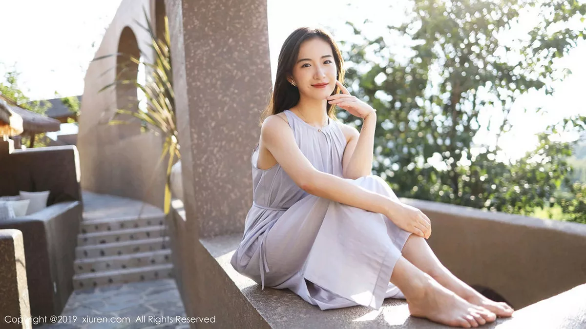 秀人集.com_[XiuRen秀人网]No.1660_嫩模艺儿拿铁户外白色长裙清新甜美风格靓丽迷人写真57P