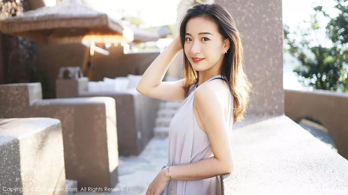 秀人集.com_[XiuRen秀人网]No.1660_嫩模艺儿拿铁户外白色长裙清新甜美风格靓丽迷人写真57P