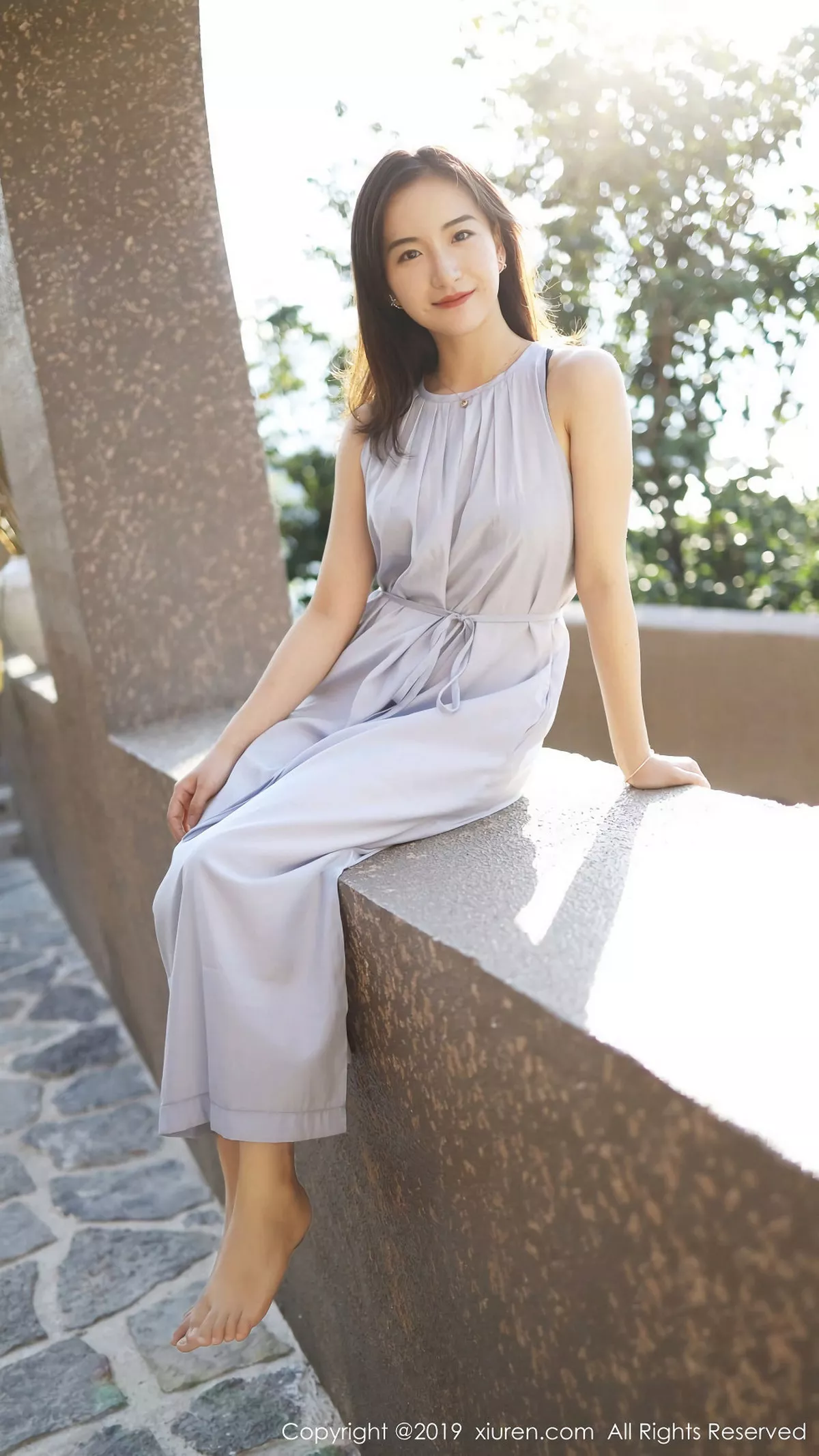 秀人集.com_[XiuRen秀人网]No.1660_嫩模艺儿拿铁户外白色长裙清新甜美风格靓丽迷人写真57P