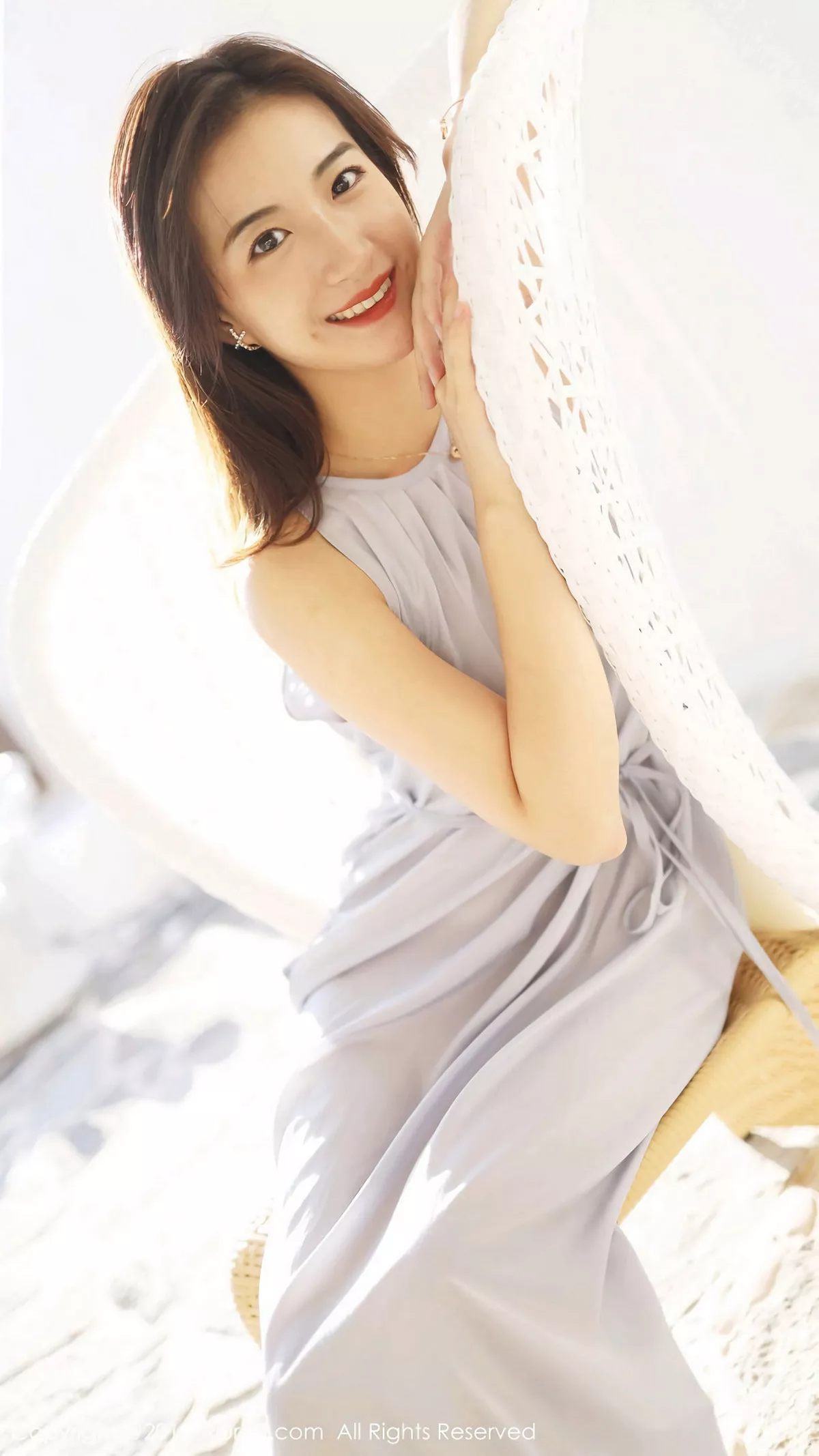 秀人集.com_[XiuRen秀人网]No.1660_嫩模艺儿拿铁户外白色长裙清新甜美风格靓丽迷人写真57P