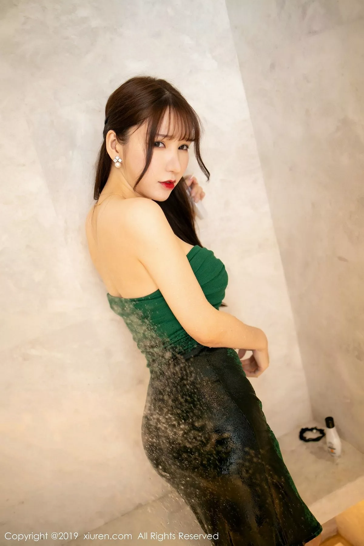 秀人集.com_[XiuRen秀人网]No.1703_女神周于希Sandy私房浴室里黑丝蕾丝内衣半脱湿身诱惑写真72P