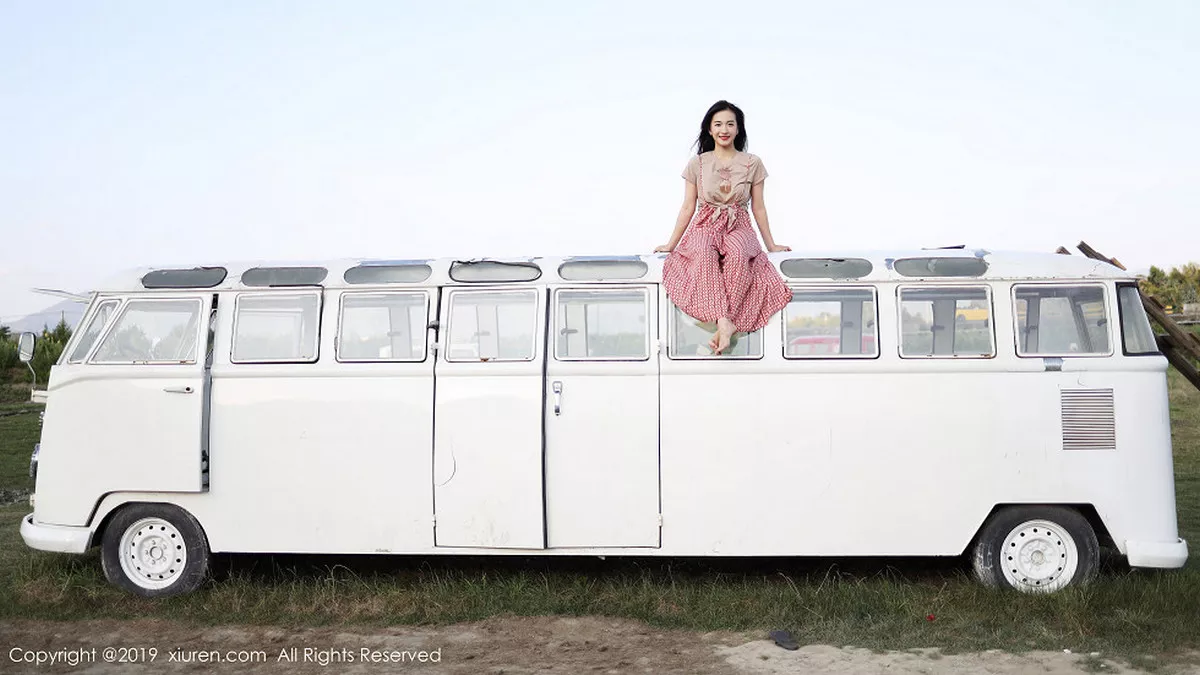 秀人集.com_[XiuRen秀人网]No.1718_嫩模艺儿拿铁室外帽子美少女清新甜美风靓丽迷人写真63P