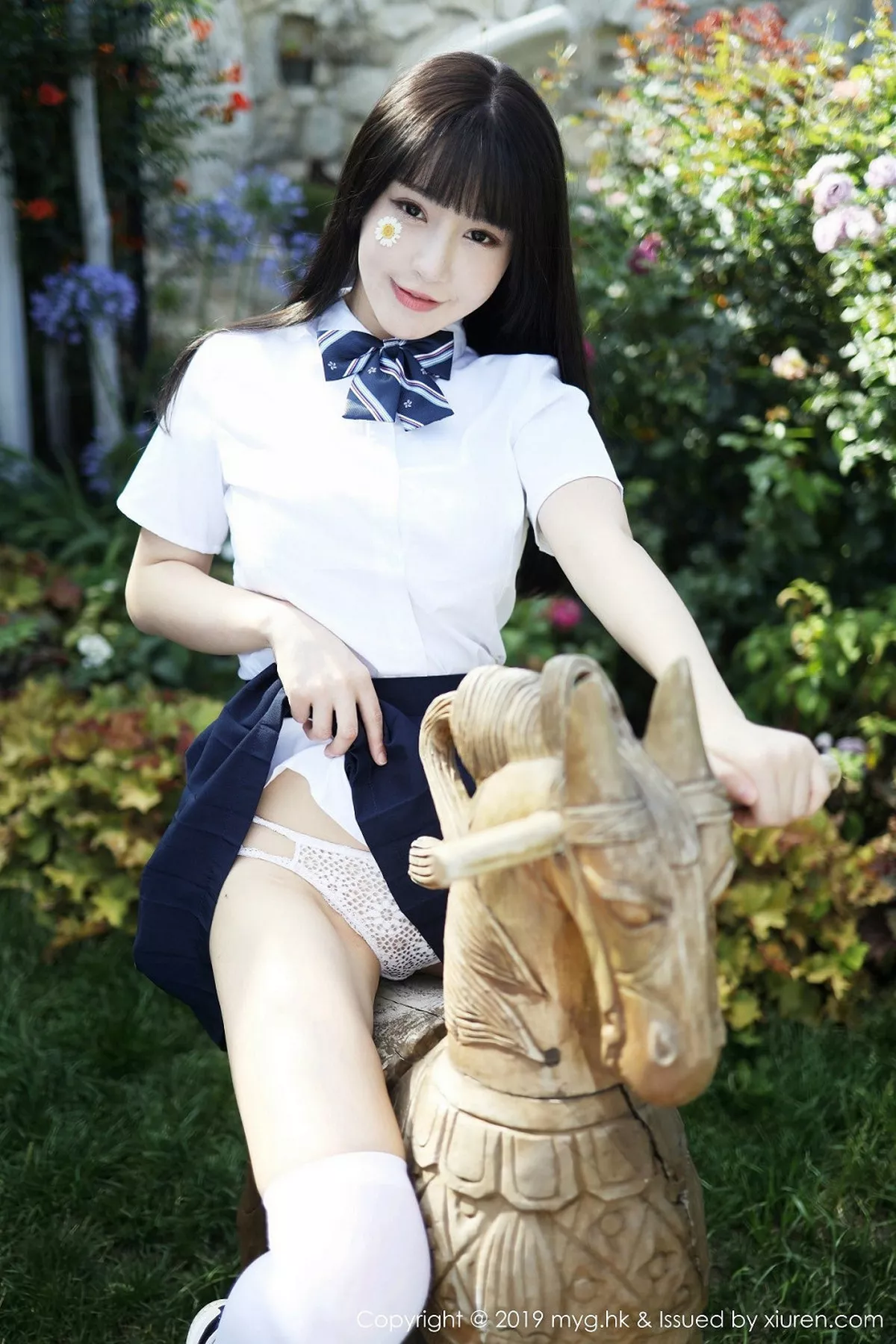 秀人集.com_[MyGirl美媛馆]Vol.394_女神Flower朱可儿大理旅拍户外学生装大胆撩裙诱惑写真54P