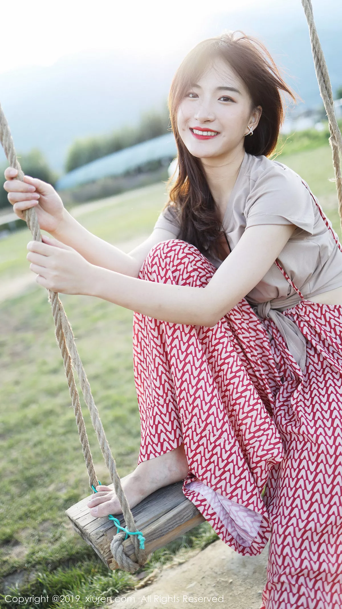 秀人集.com_[XiuRen秀人网]No.1718_嫩模艺儿拿铁室外帽子美少女清新甜美风靓丽迷人写真63P