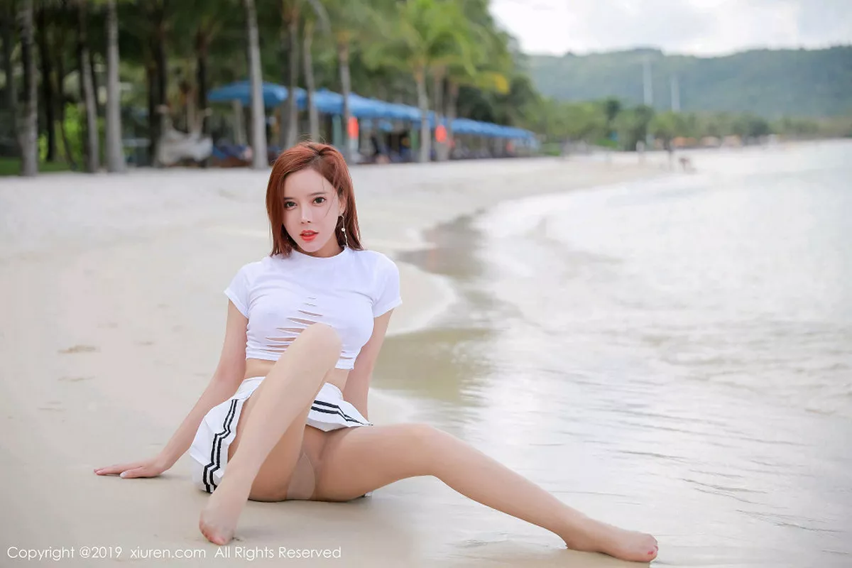秀人集.com_[XiuRen秀人网]No.1728_嫩模艾小青户外海边兔女郎超薄无内肉丝裤袜撩人诱惑写真38P