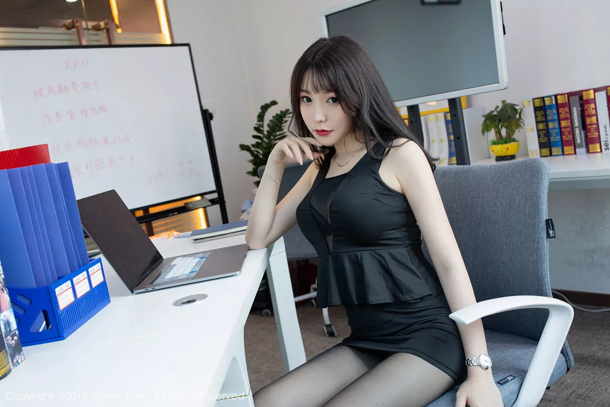 秀人集.com_[XiuRen秀人网]No.1757_女神芝芝Booty办公室主题性感女秘书超薄无内黑丝惹火诱惑写真54P