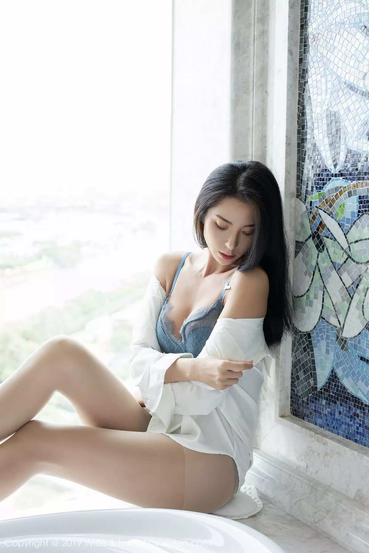 秀人集.com_[IMISS爱蜜社]Vol.386_嫩模Pretty私房白衬衣配超薄肉丝裤袜秀完美身材诱惑写真54P