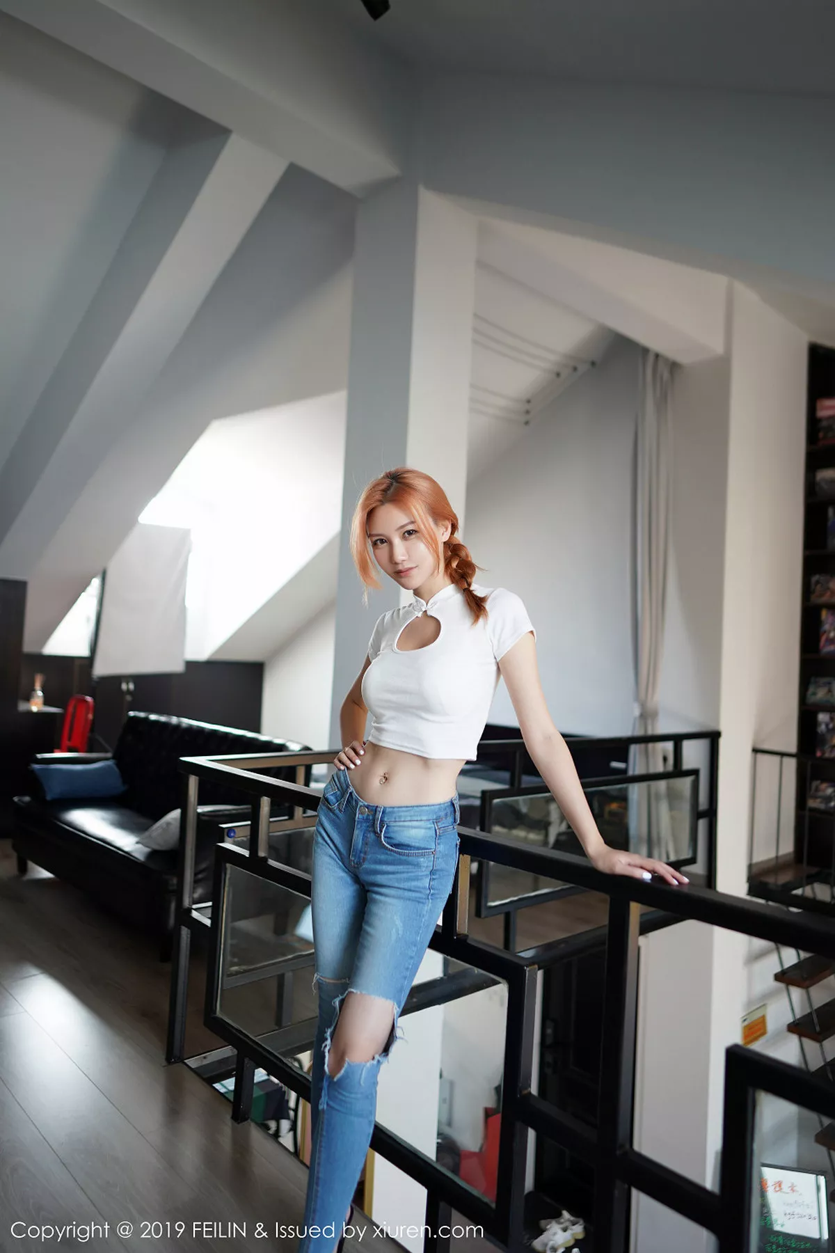 秀人集.com_[FeiLin嗲囡囡]Vol.212_嫩模爱丽儿私房性感黑色内衣配紧身牛仔裤秀完美身材写真40P