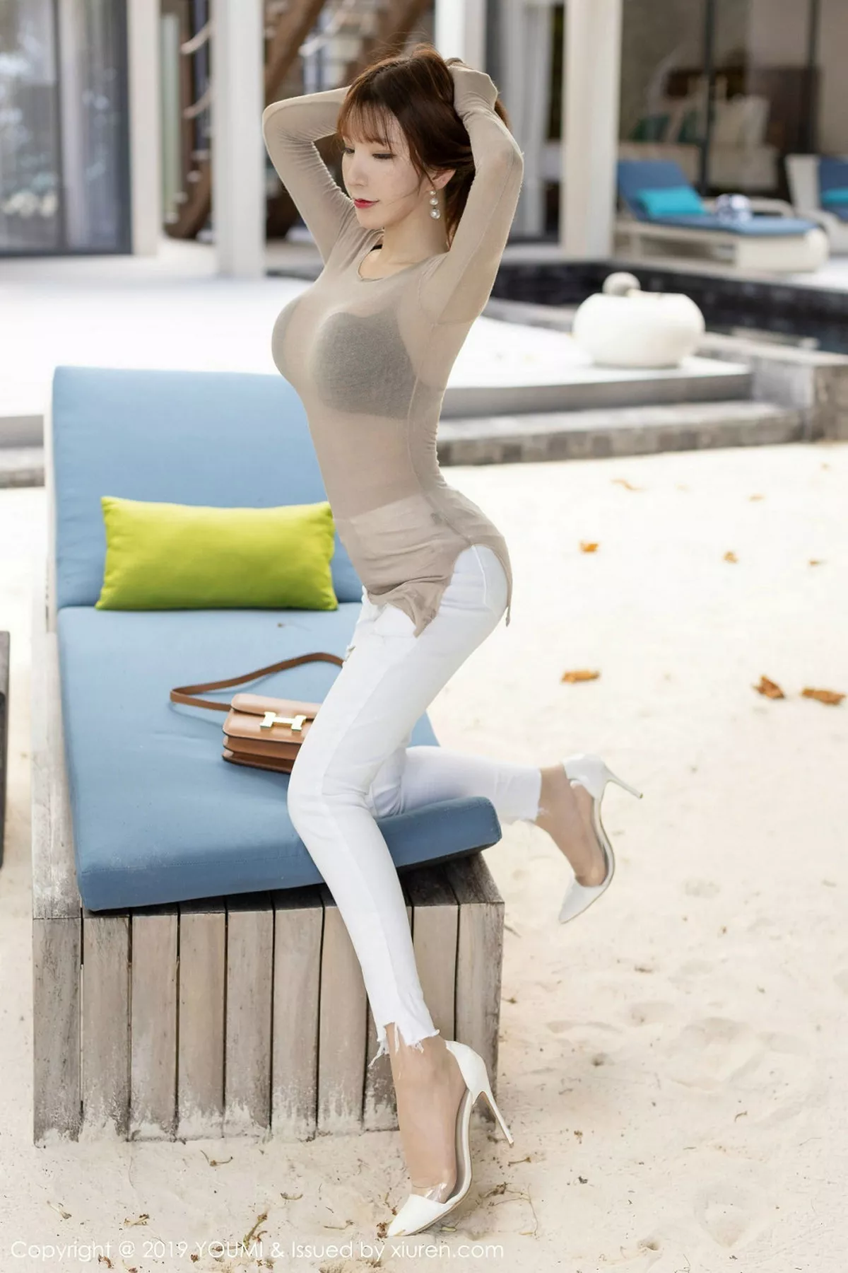 秀人集.com_[YouMi尤蜜荟]Vol.369_女神周于希Sandy马尔代夫旅拍户外无内肉丝透视诱惑写真56P