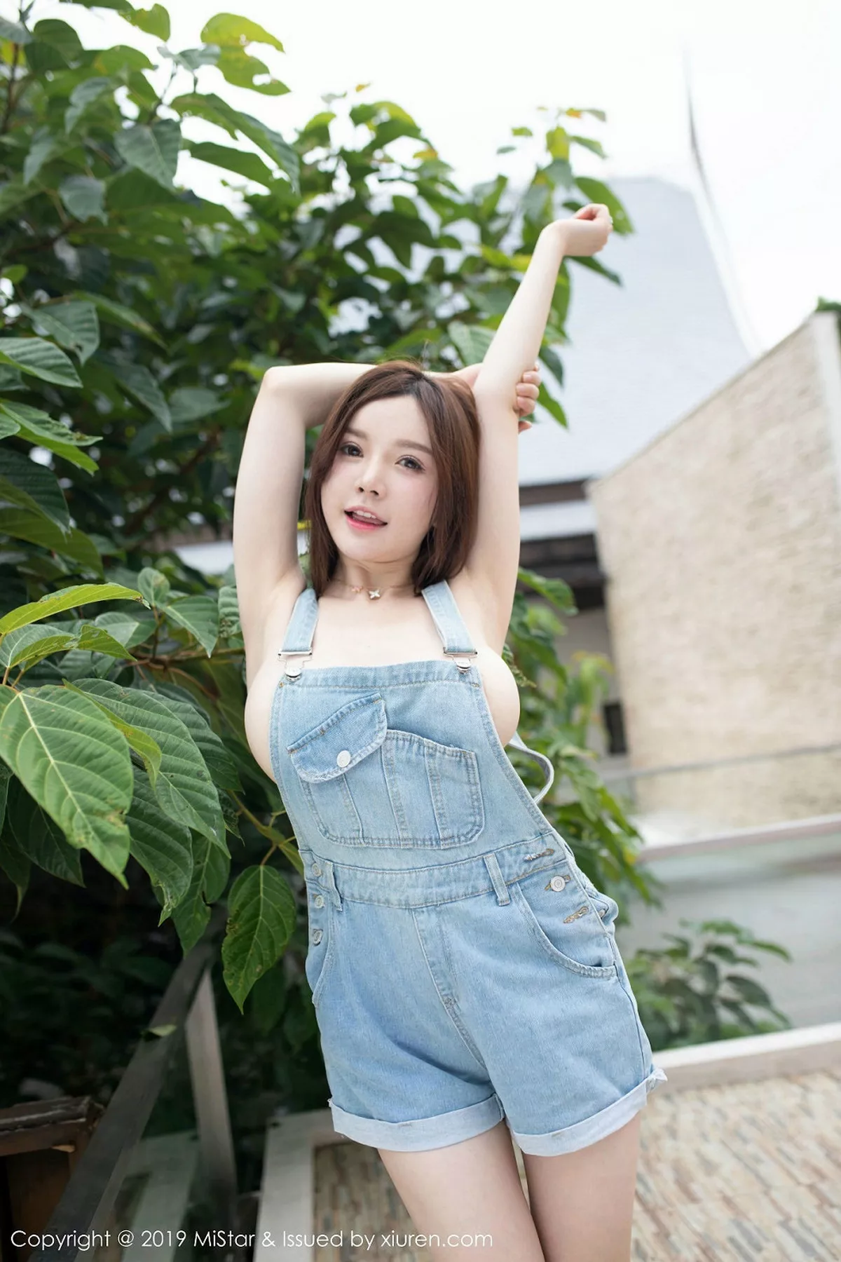 秀人集.com_[MiStar魅妍社]Vol.312_嫩模糯美子Mini泰国旅拍真空吊带牛仔裙半露豪乳诱惑写真54P