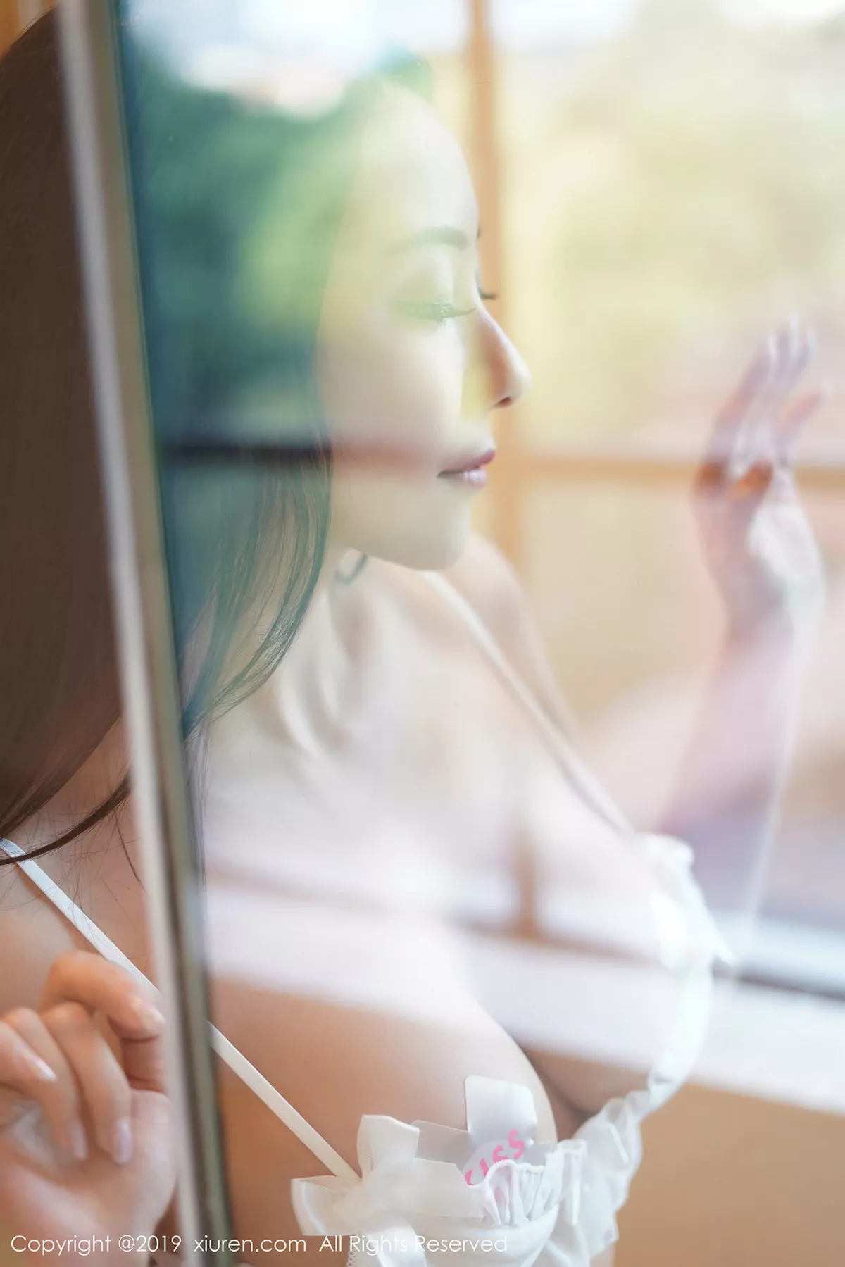 秀人集.com_[XiuRen秀人网]No.1786_御姐果儿私房情趣内衣配吊带白丝秀火辣身材诱惑写真40P