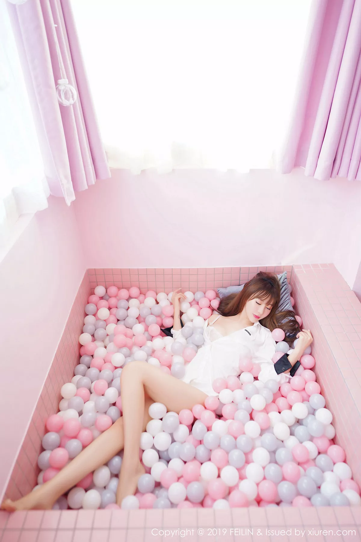 秀人集.com_[FeiLin嗲囡囡]Vol.214_嫩模程梓私房浴室里性感白衬衣秀白色内衣甜美迷人写真40P