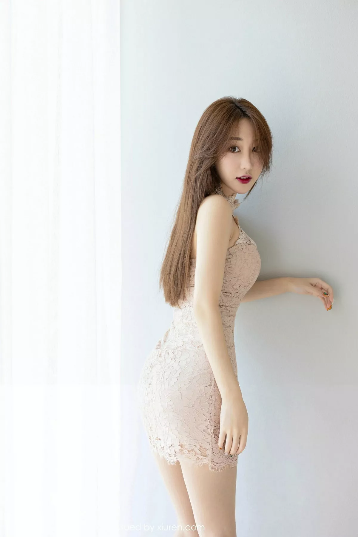 秀人集.com_[IMISS爱蜜社]Vol.399_嫩模小九月泰国清迈旅拍私房床上性感内衣秀美腿诱惑写真42P