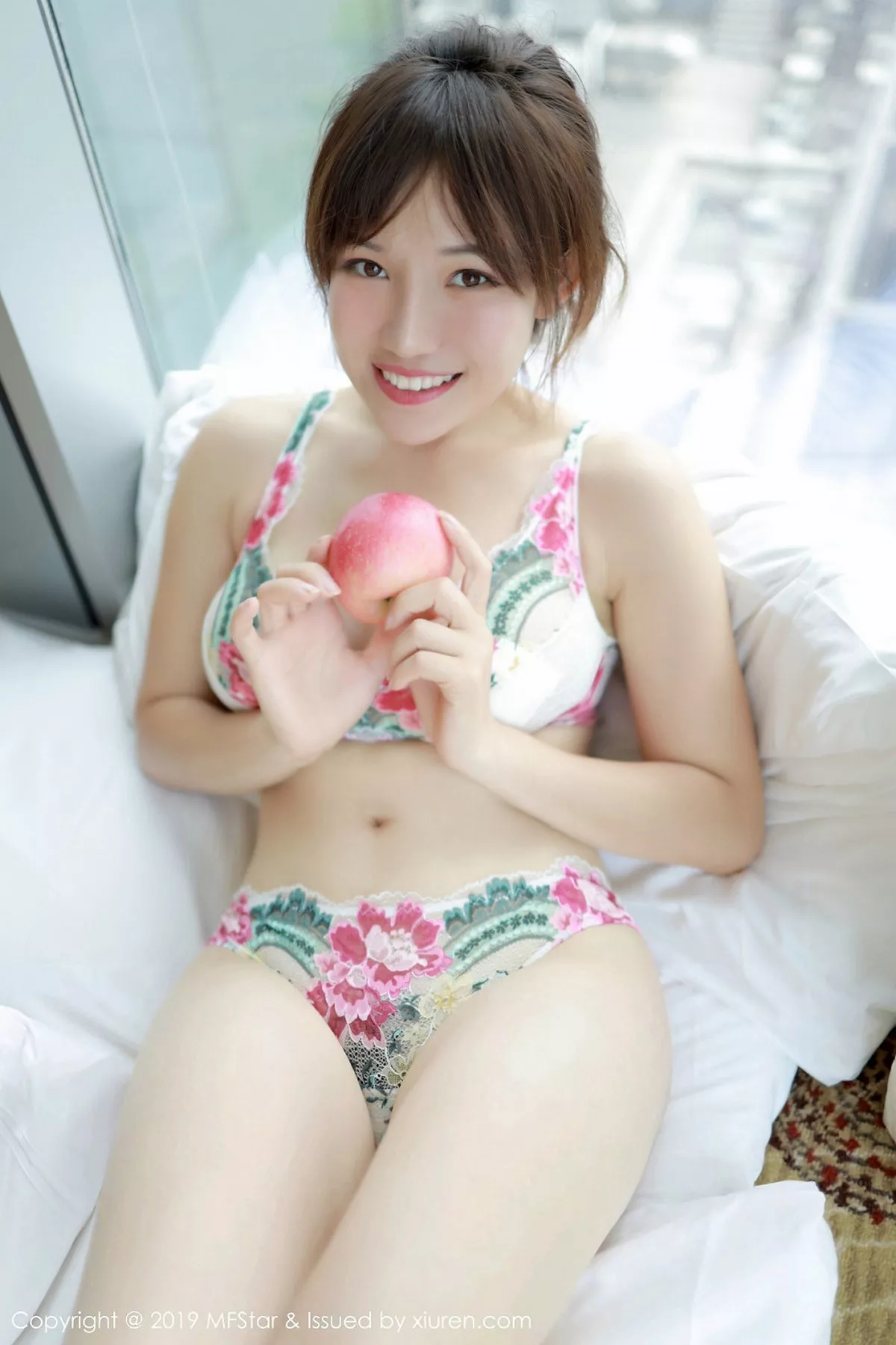 秀人集.com_[MFStar模范学院]Vol.236_嫩模多香子私房精致镂空内衣秀凹凸身材惹火诱惑写真40P