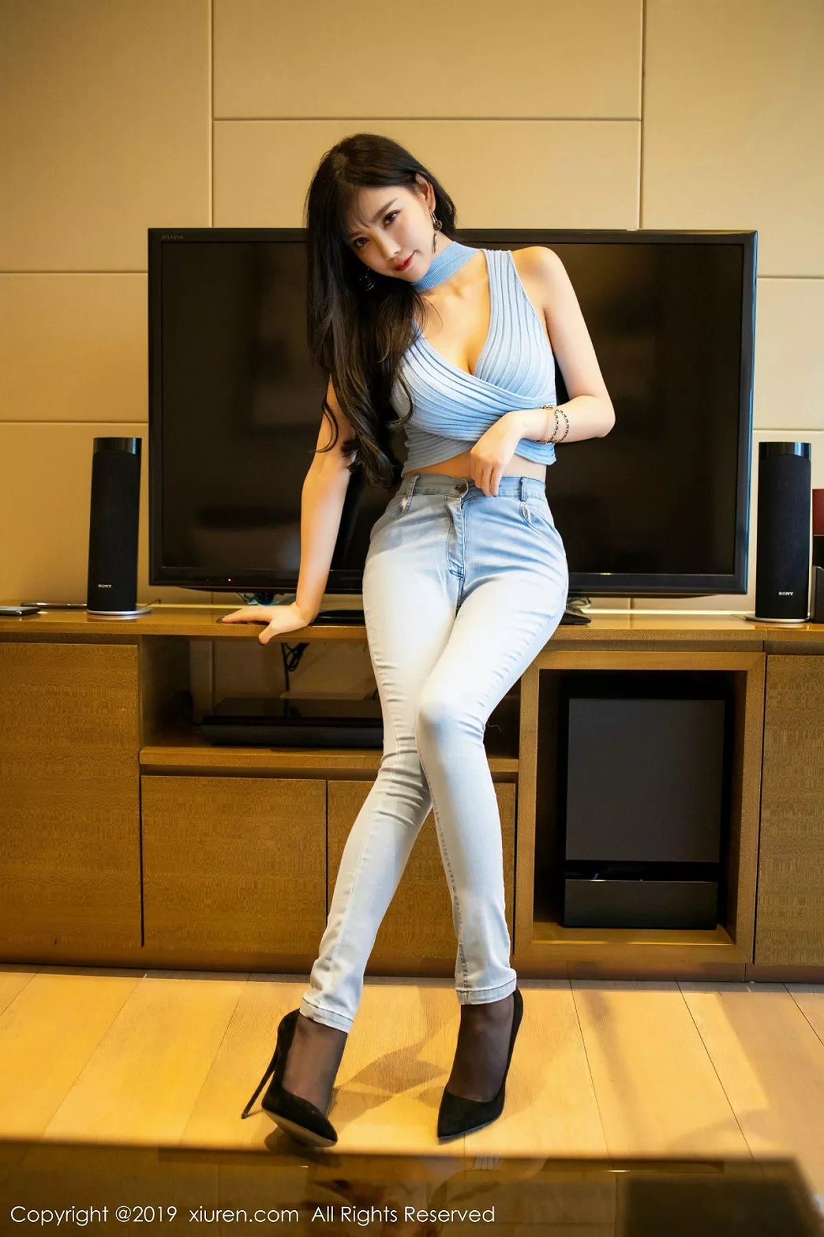 秀人集.com_[XiuRen秀人网]No.1810_女神杨晨晨sugar私房半脱牛仔裤露超薄无内黑丝翘臀诱惑写真106P