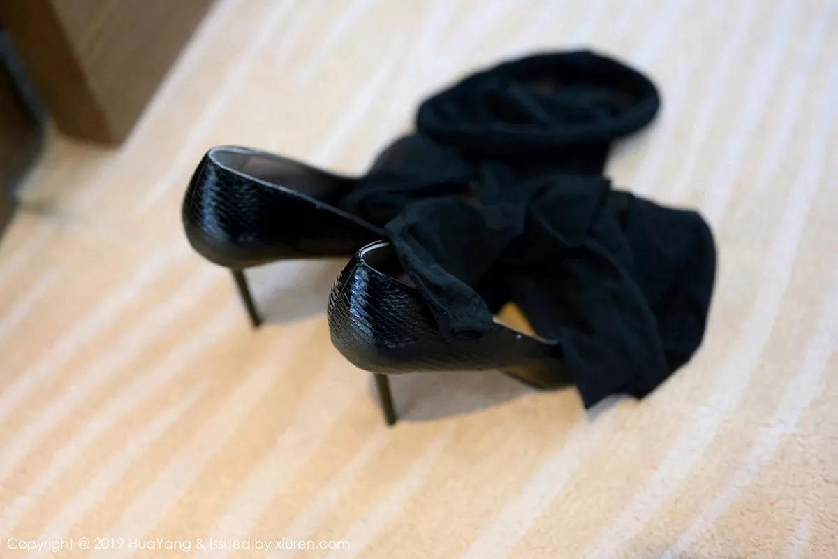 秀人集.com_[HuaYang花漾]Vol.199_嫩模梦心月私房牛仔短裙全脱露火辣身材撩人诱惑写真48P