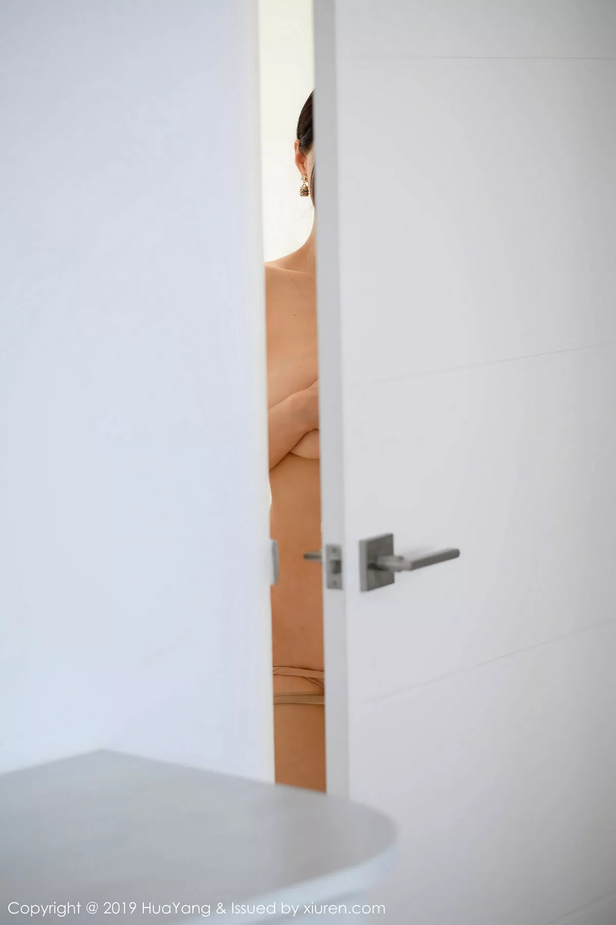 秀人集.com_[HuaYang花漾]Vol.202_女神朱可儿Flower普吉岛旅拍空姐制服半脱露性感内衣诱惑写真62P