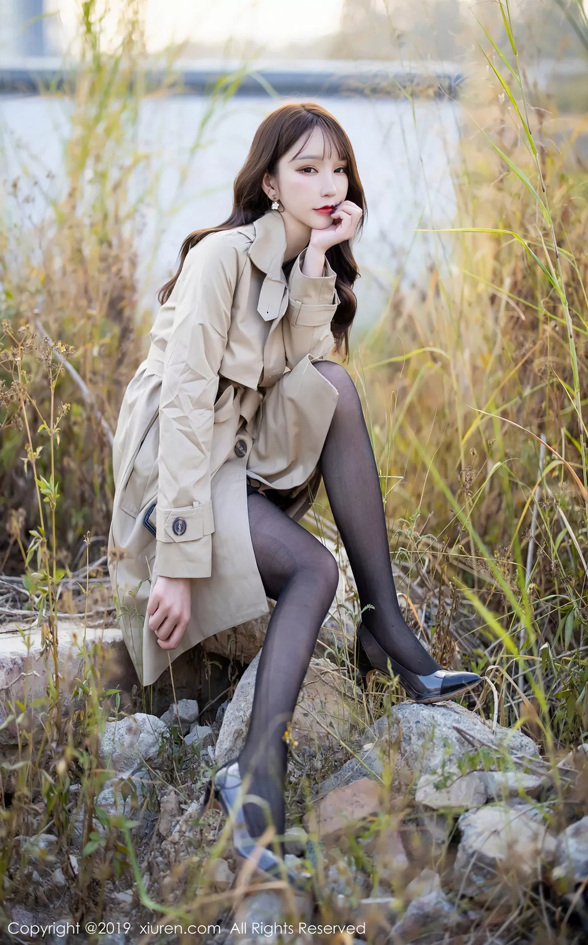 秀人集.com_[XiuRen秀人网]No.1876_女神周于希Sandy户外精致黑色内衣配吊带黑丝袜撩人诱惑写真93P