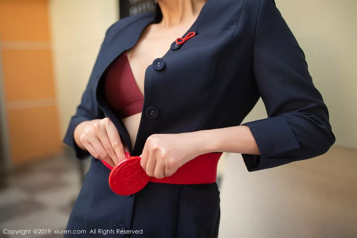 秀人集.com_[XiuRen秀人网]No.1881_嫩模就是阿朱啊机厅地勤主题撩裙开档肉丝裤袜露翘臀诱惑写真80P