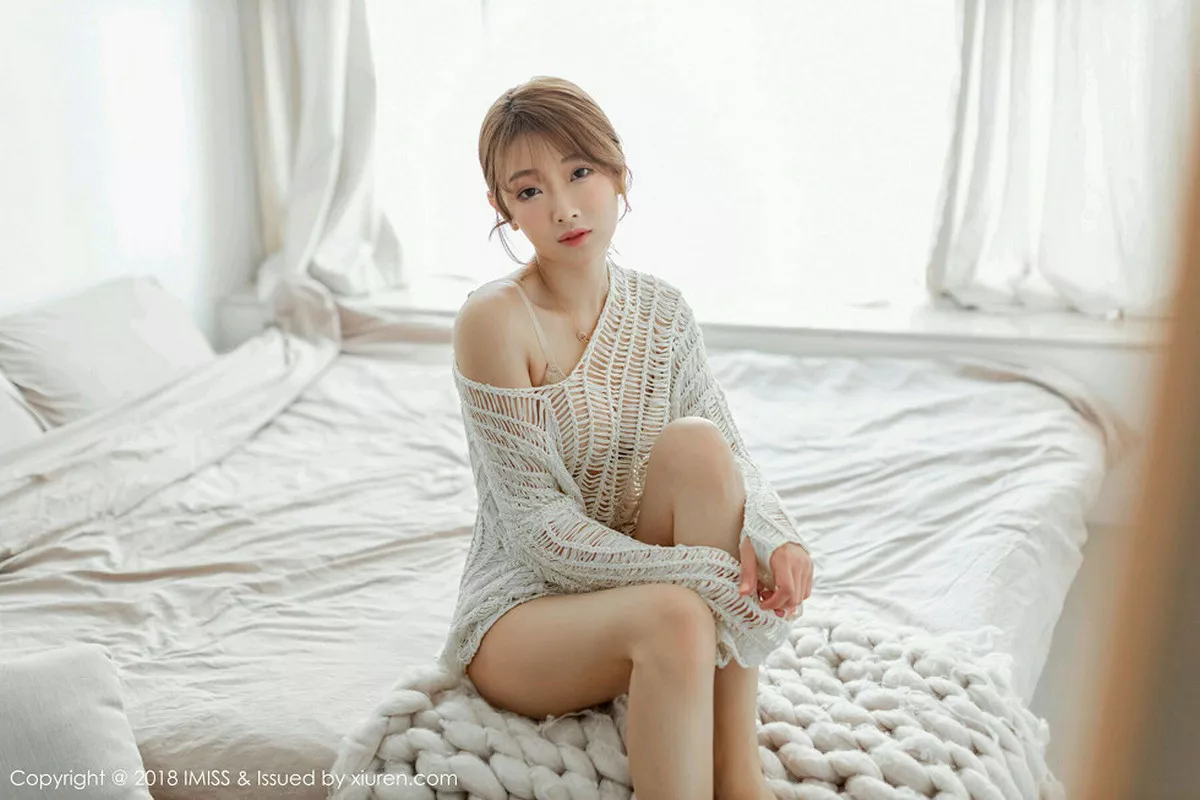 秀人集.com_[IMISS爱蜜社]Vol.306_嫩模Bowie宝儿私房缕空毛衣秀性感内衣完美身材迷人写真42P