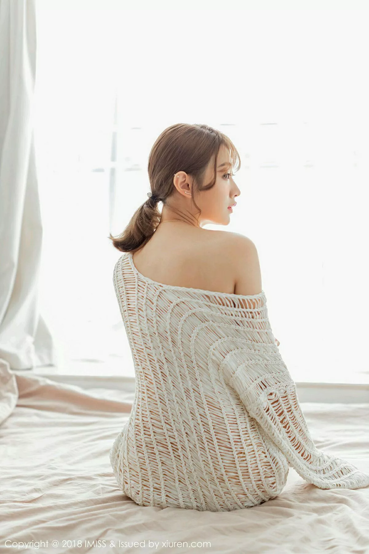 秀人集.com_[IMISS爱蜜社]Vol.306_嫩模Bowie宝儿私房缕空毛衣秀性感内衣完美身材迷人写真42P