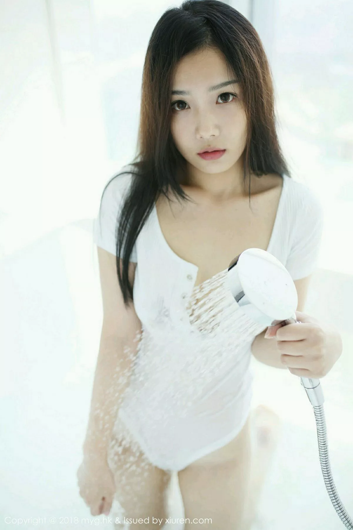 秀人集.com_[MyGirl美媛馆]Vol.325_女神徐微微mia私房全裸人体艺术花瓣遮点火辣诱惑写真77P