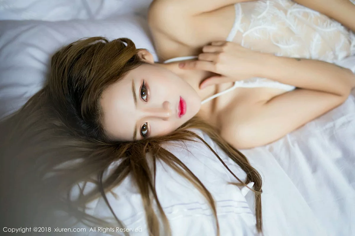 秀人集.com_[XiuRen秀人网]No.1244_嫩模Miko酱私房白色羽毛薄纱透视秀美乳极致诱惑写真70P