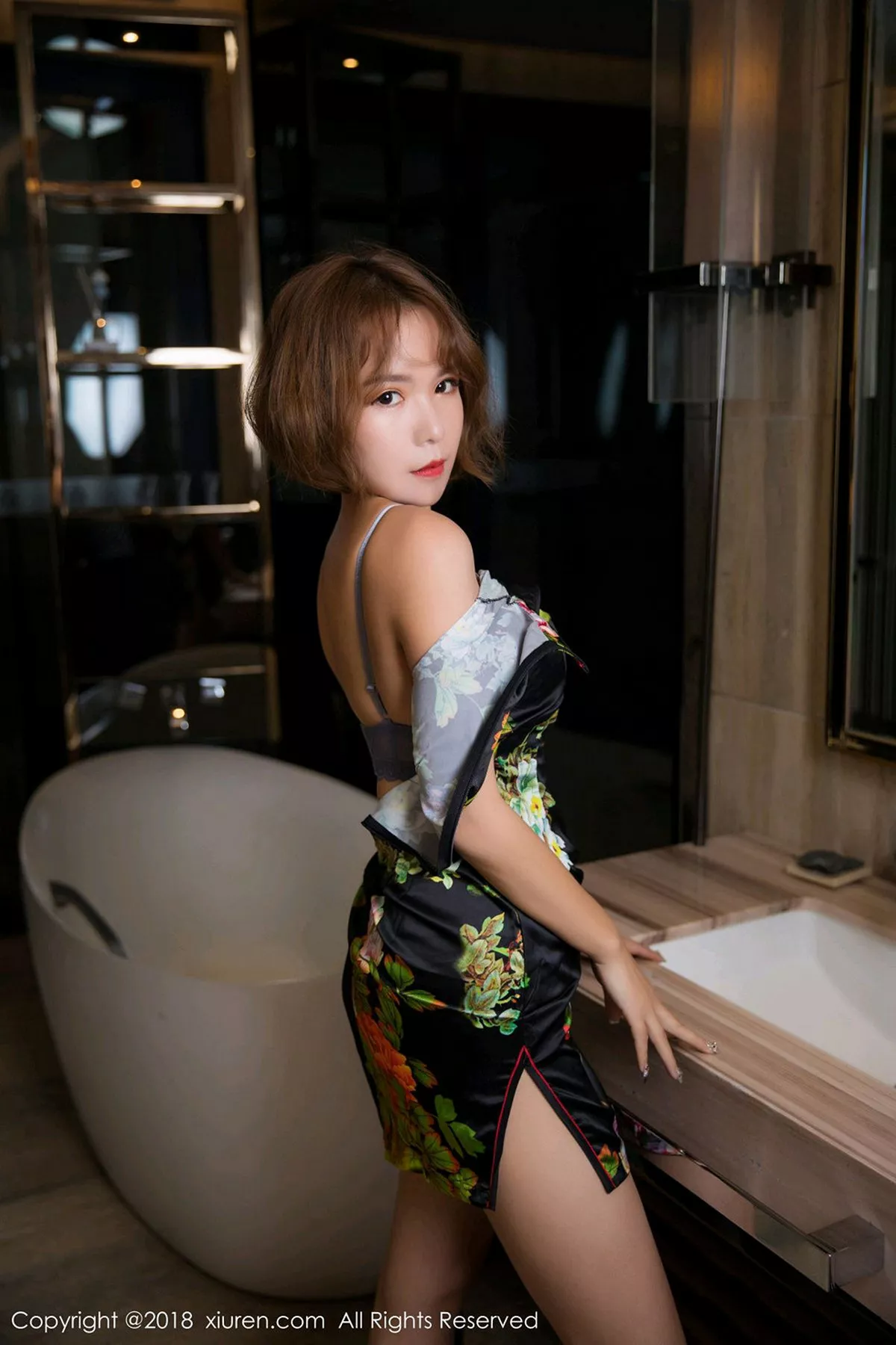 秀人集.com_[XiuRen秀人网]No.1264_嫩模雅雯私房真空花旗袍+开档黑丝裤袜秀完美身材诱惑写真60P