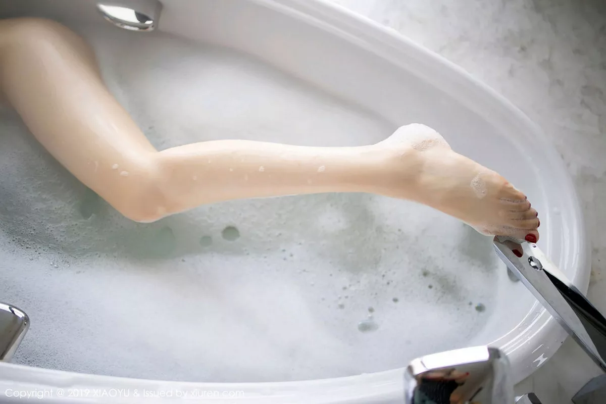 秀人集.com_[XiaoYu画语界]Vol.223_女神Angela小热巴私房浴缸里泡泡浴秀完美身材诱惑写真63P