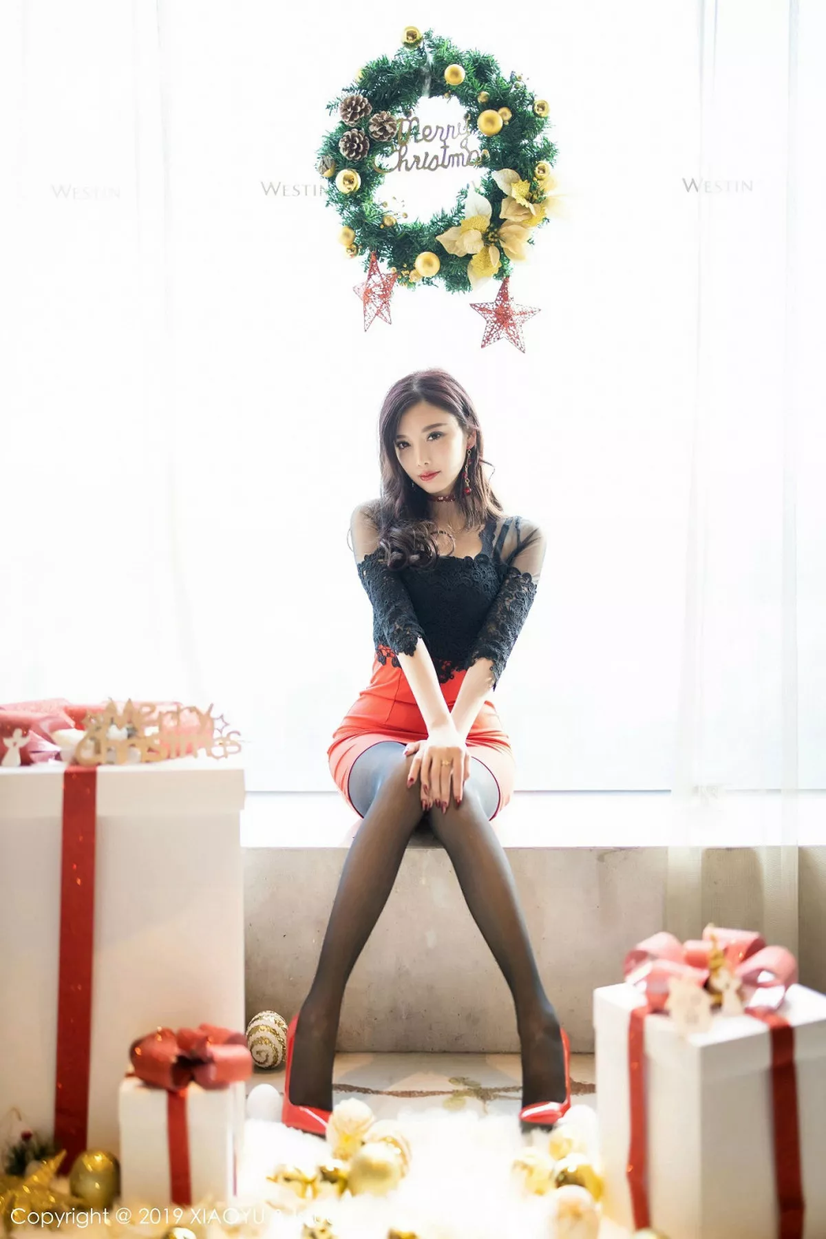 秀人集.com_[XiaoYu画语界]Vol.225_女神杨晨晨圣诞礼物主题红短裙配性感黑丝撩人诱惑写真103P