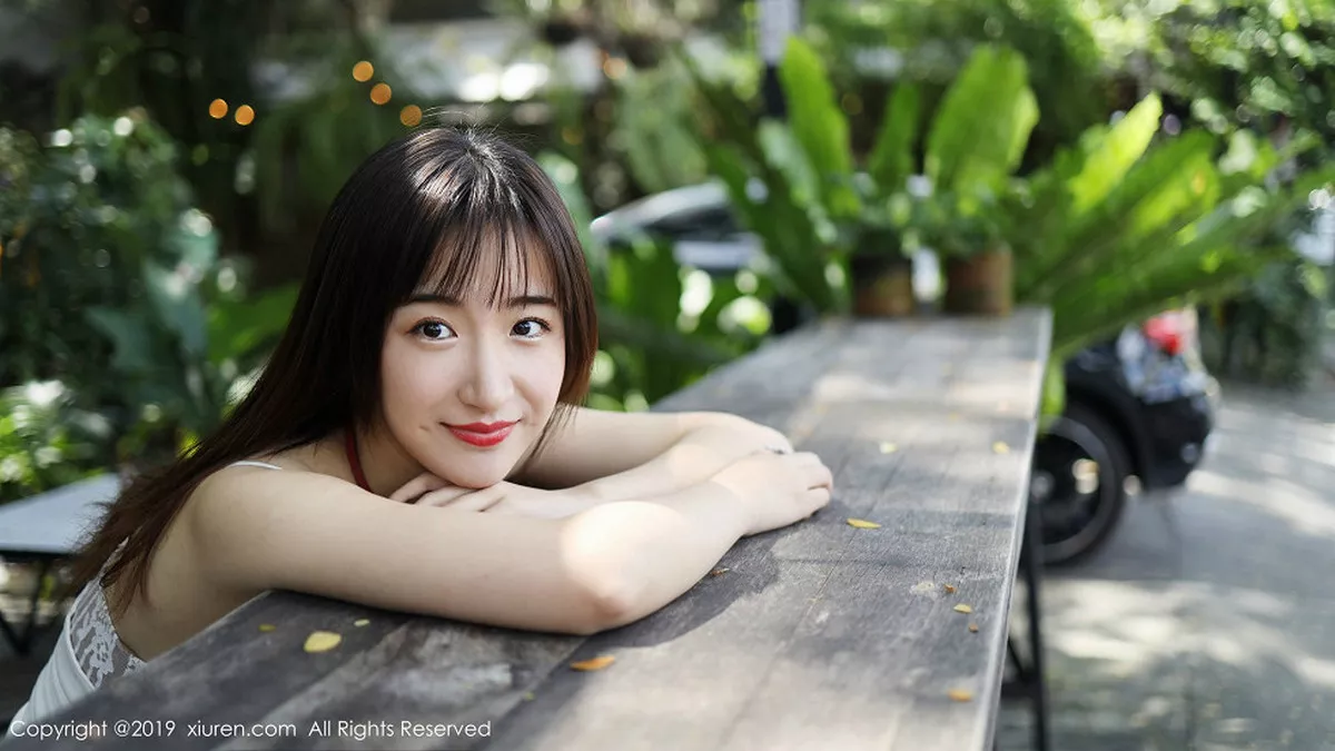 秀人集.com_[XiuRen秀人网]No.1892_嫩模艺儿拿铁泰国旅拍室外小清新主题蕾丝短裙迷人诱惑写真55P