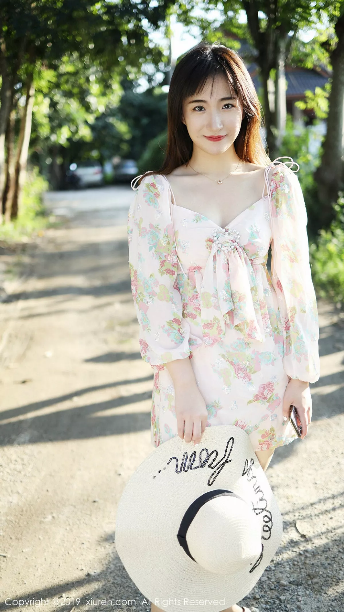 秀人集.com_[XiuRen秀人网]No.1892_嫩模艺儿拿铁泰国旅拍室外小清新主题蕾丝短裙迷人诱惑写真55P