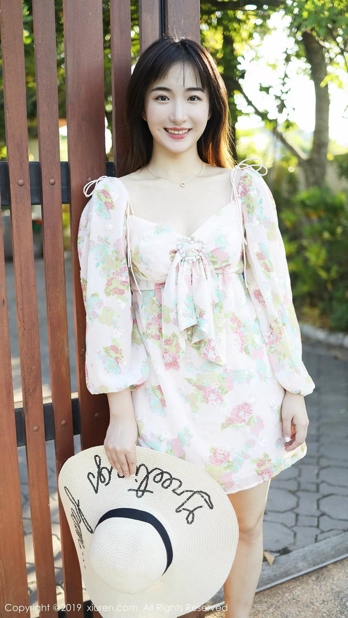 秀人集.com_[XiuRen秀人网]No.1892_嫩模艺儿拿铁泰国旅拍室外小清新主题蕾丝短裙迷人诱惑写真55P