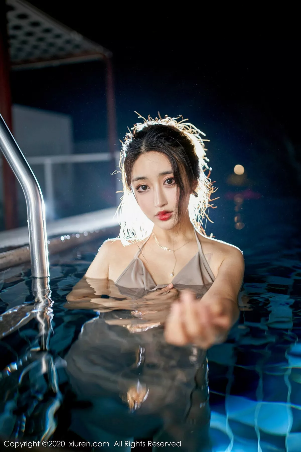 秀人集.com_[XiuRen秀人网]No.1916_嫩模Betty林子欣三亚旅拍户外泳池高贵吊裙湿身魅惑写真40P