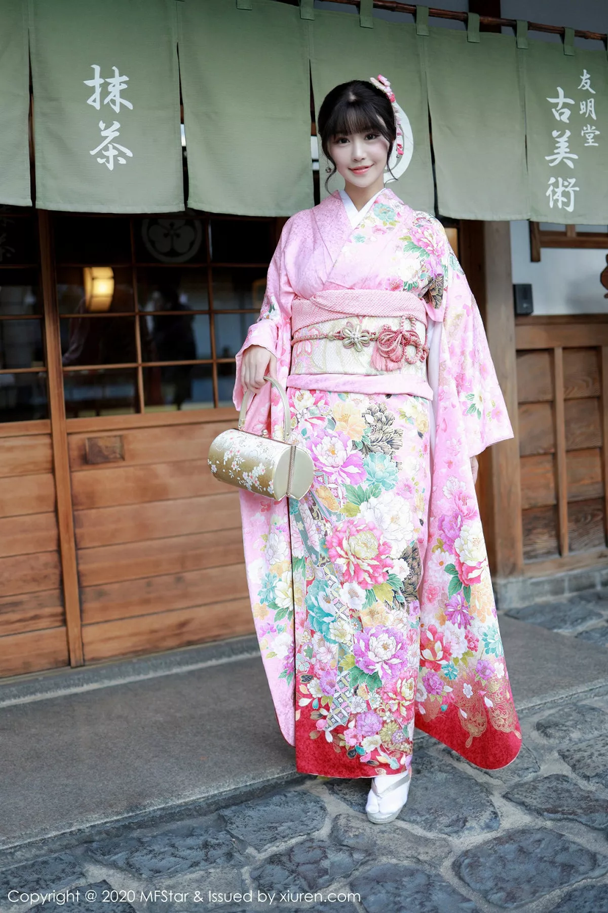 秀人集.com_[MFStar模范学院]Vol.254_女神朱可儿Flower日本旅拍绚丽和服真空秀豪乳诱惑写真75P