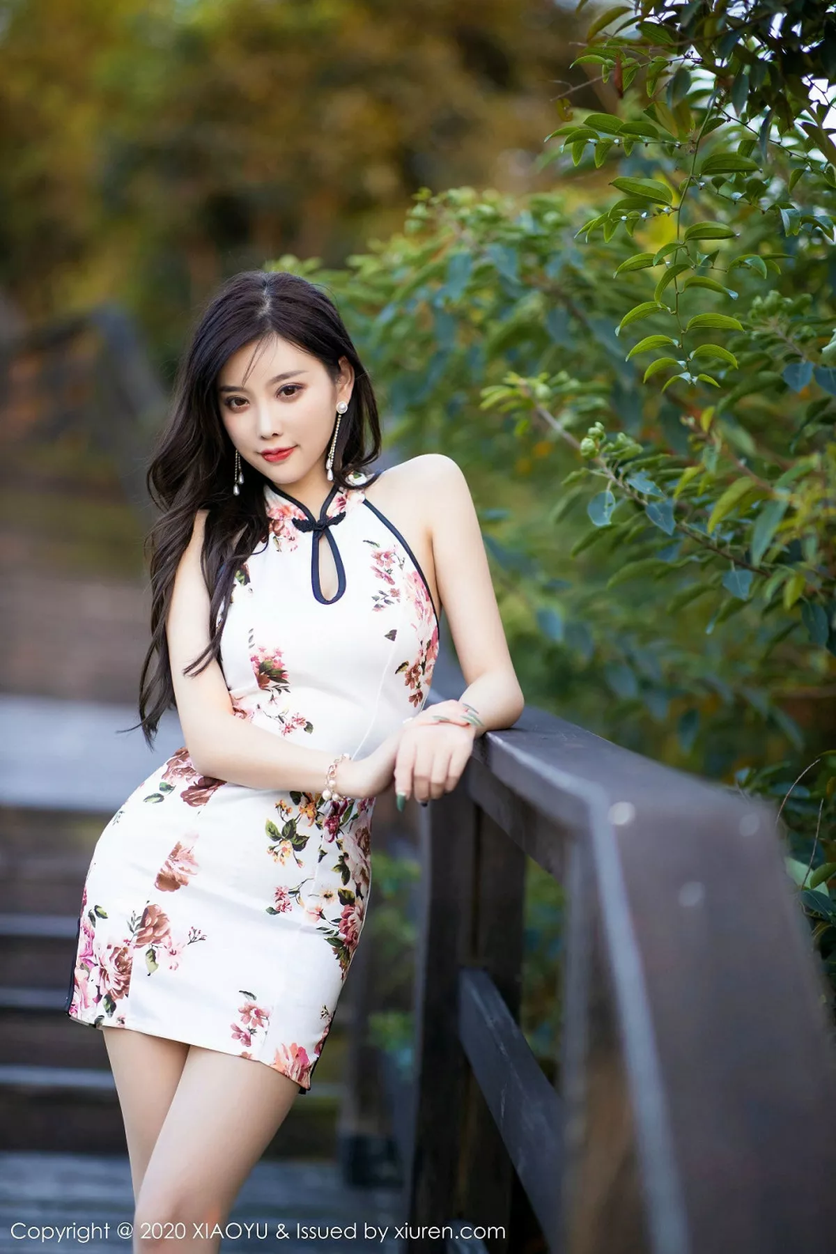 秀人集.com_[XiaoYu画语界]Vol.233_女神杨晨晨室外性感古韵旗袍配超薄肉丝秀美臀玉足诱惑写真140P