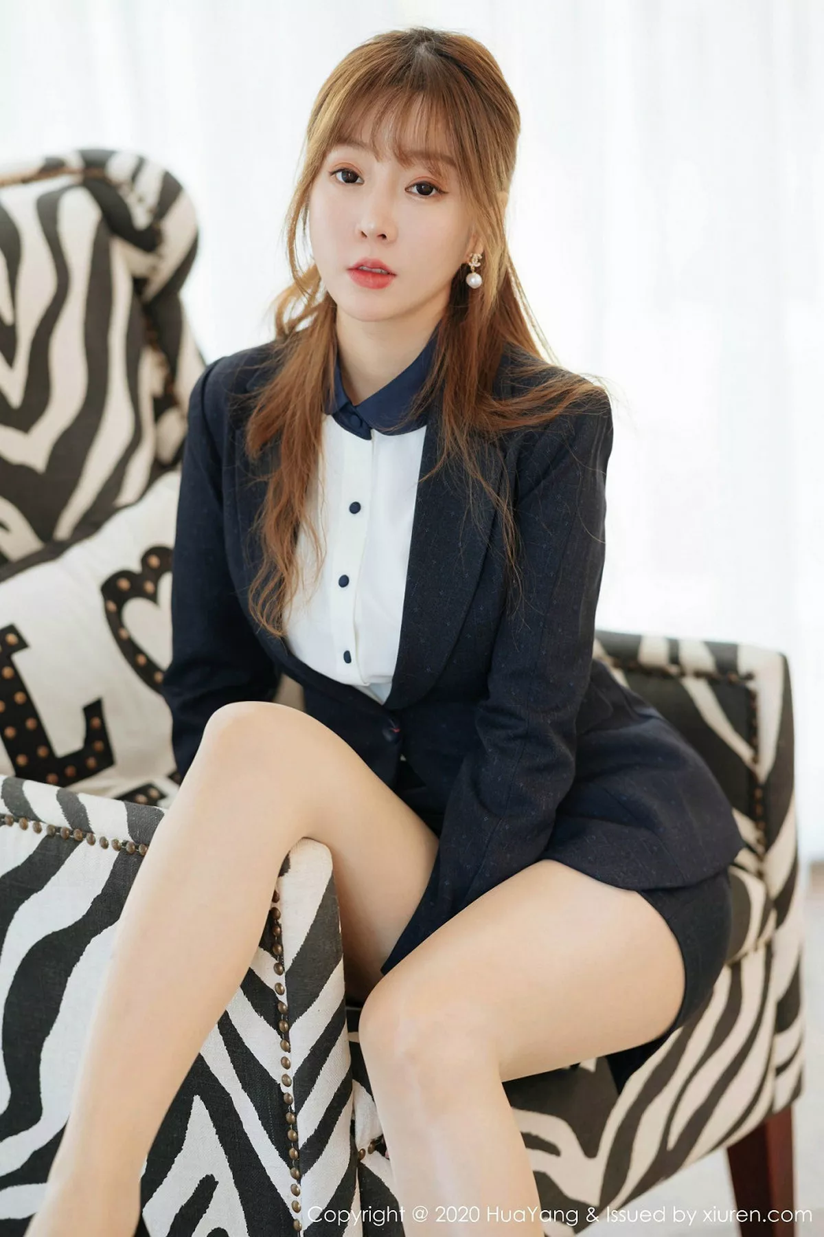 秀人集.com_[HuaYang花漾]Vol.216_女神王雨纯普吉岛旅拍私房职场制服全脱露火辣身材诱惑写真92P