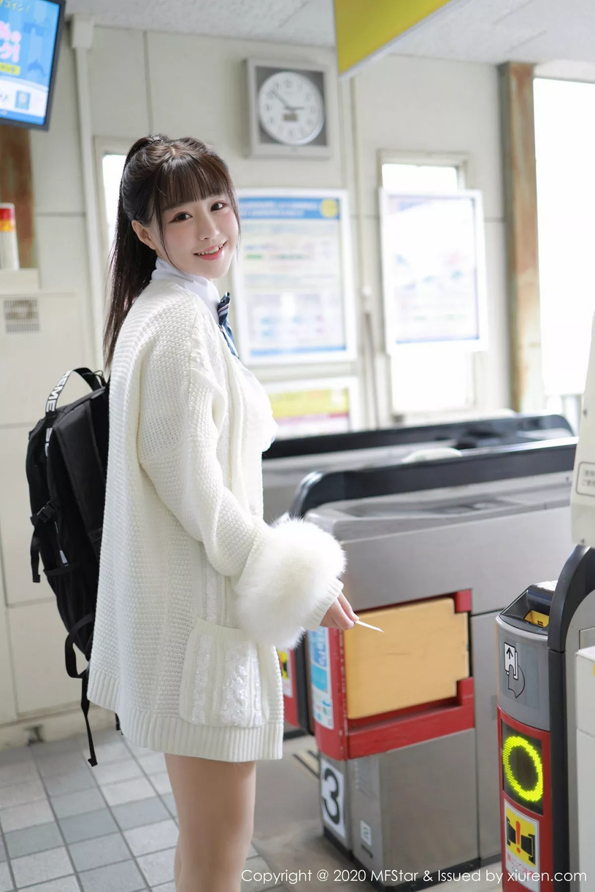 秀人集.com_[MFStar模范学院]Vol.259_嫩模朱可儿Flower日本旅拍尾随学生剧情主题魅惑写真73P