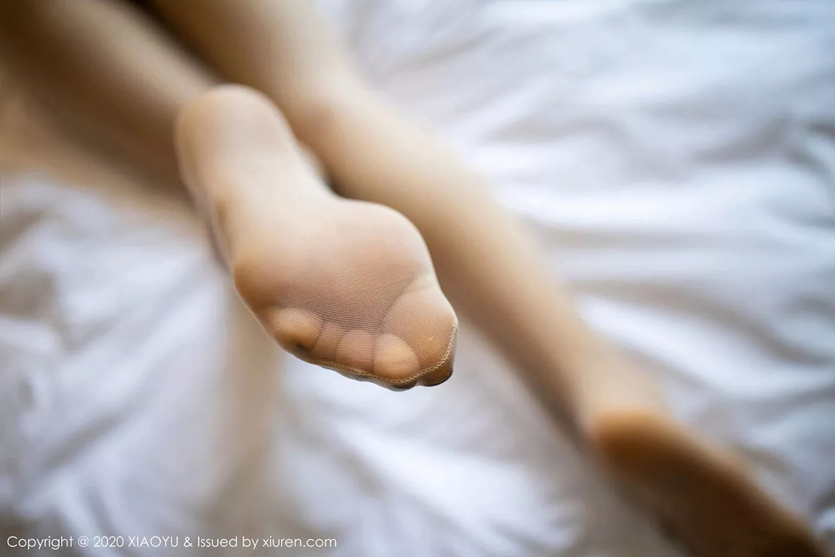 秀人集.com_[XiaoYu画语界]Vol.240_嫩模安琪Yee居家私房性感内衣配肉丝袜秀完美身材诱惑写真78P