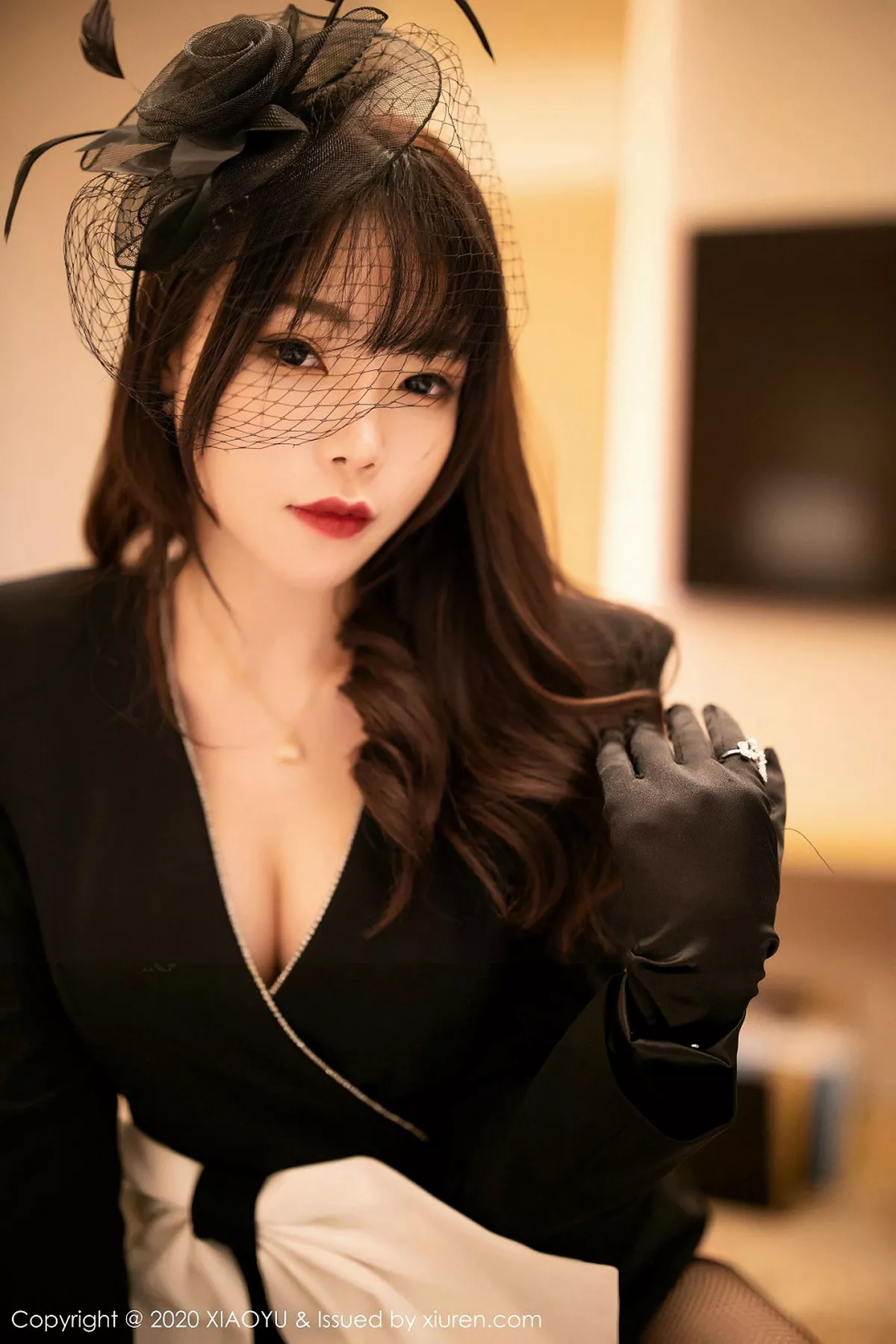 秀人集.com_[XiaoYu画语界]Vol.239_女神芝芝Booty澳门心愿旅拍私房开档魅惑网袜撩人诱惑写真72P