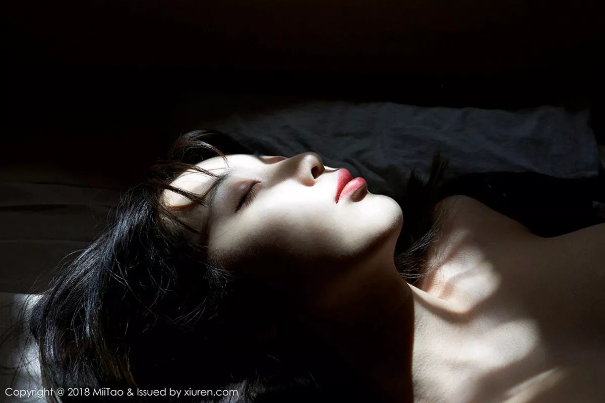 秀人集.com_[MiiTao蜜桃社]Vol.121_嫩模美绪私房真空开背毛衣露豪乳翘臀大尺度撩人诱惑写真92P