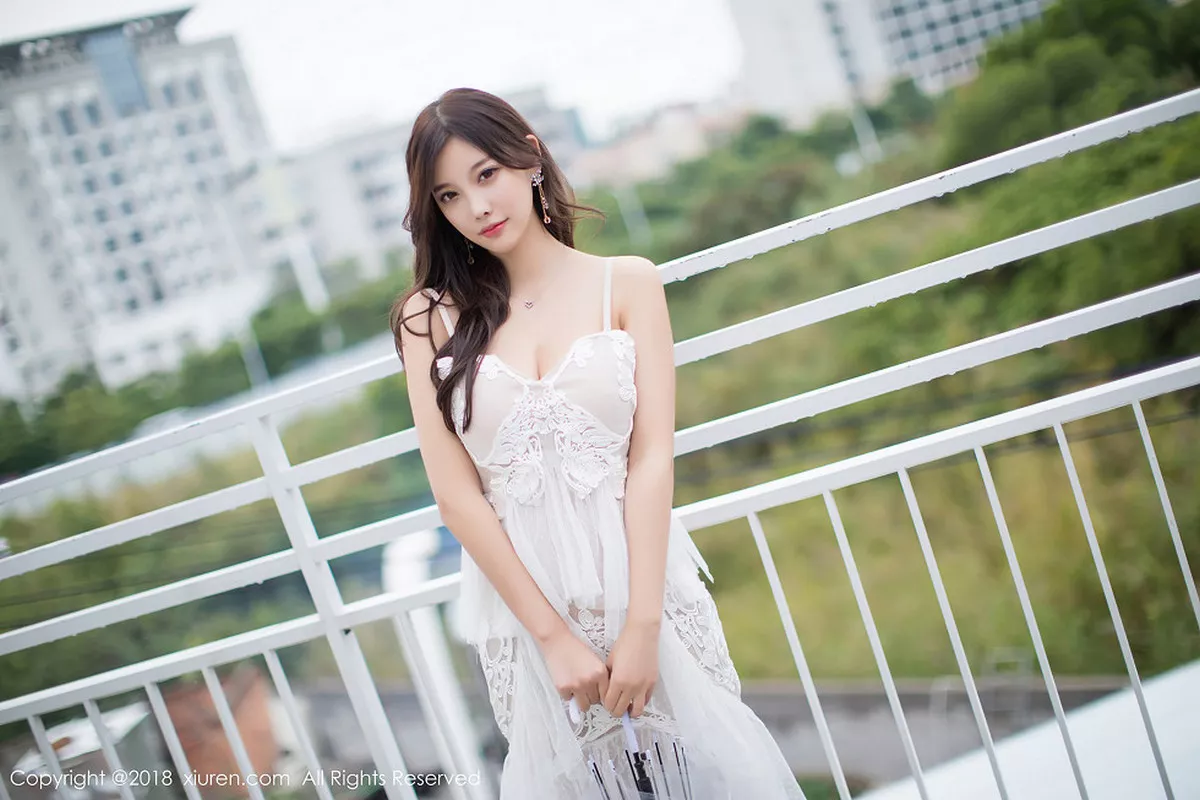 秀人集.com_[XiuRen秀人网]No.1296_女神杨晨晨sugar元旦特辑纯白吊带新娘连身裙甜美写真68P