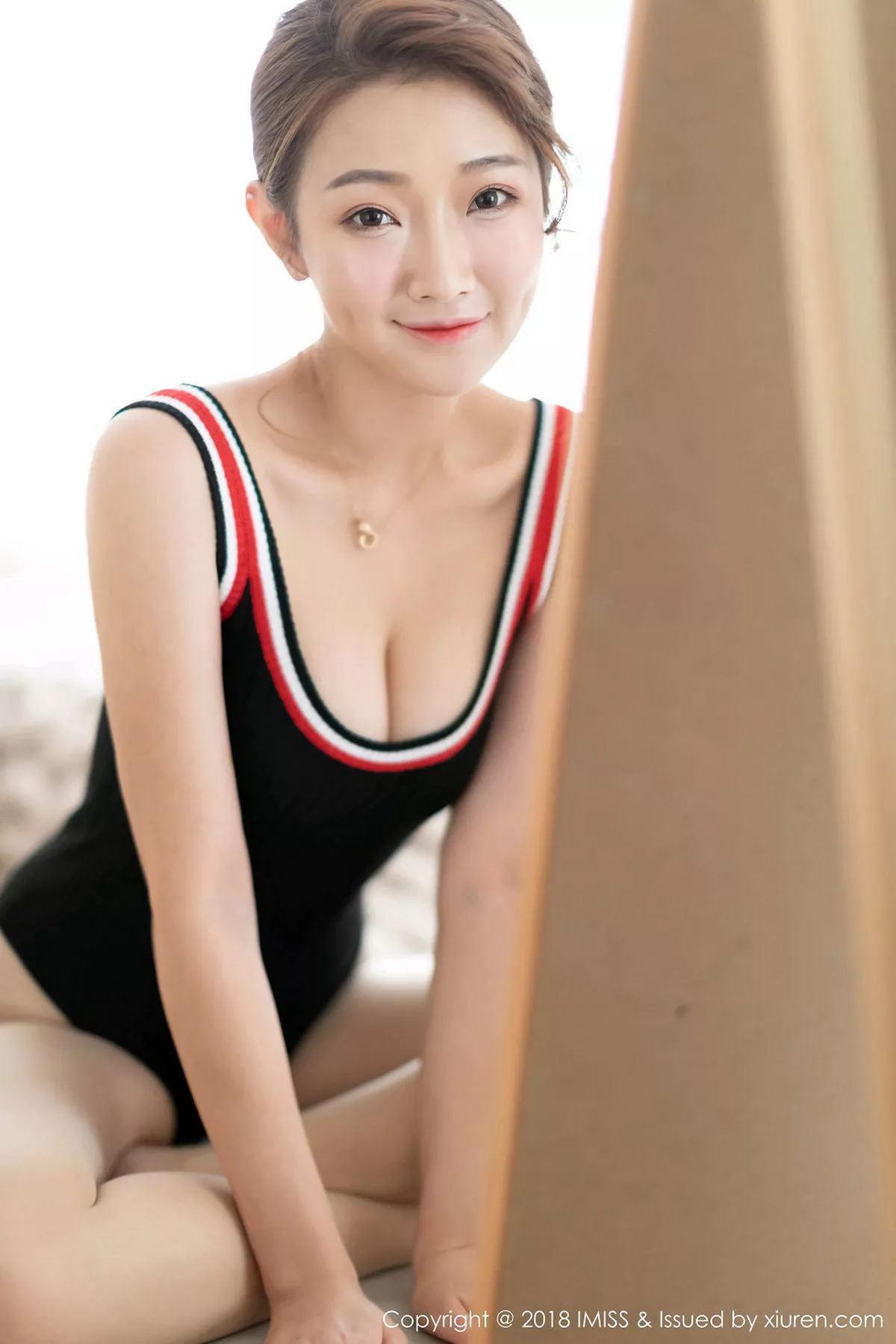 秀人集.com_[IMISS爱蜜社]Vol.315_嫩模Bowie宝儿私房粉色吊带衣配白色短裤清新迷人写真45P