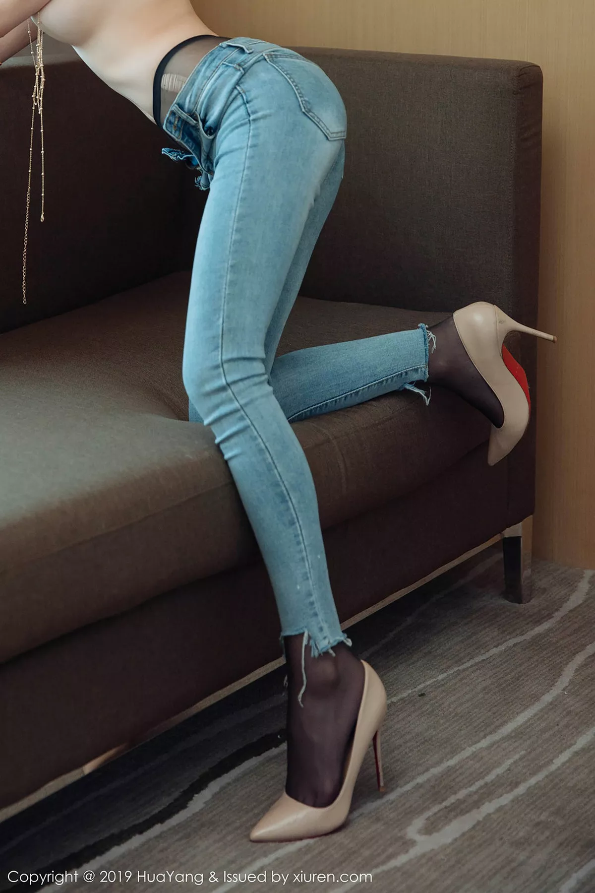 秀人集.com_[HuaYang花漾]Vol.110_女神周于希Sandy私房粉色情趣内衣半脱露丰乳肥臀极致诱惑写真41P