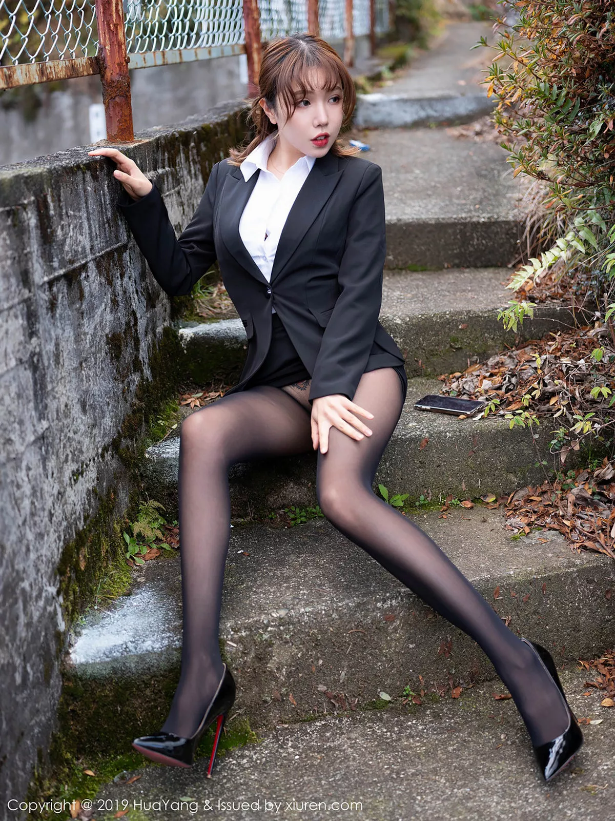 秀人集.com_[HuaYang花漾]Vol.113_女神黄乐然私房连体渔网秀傲人美乳血滴子遮点极致诱惑写真44P