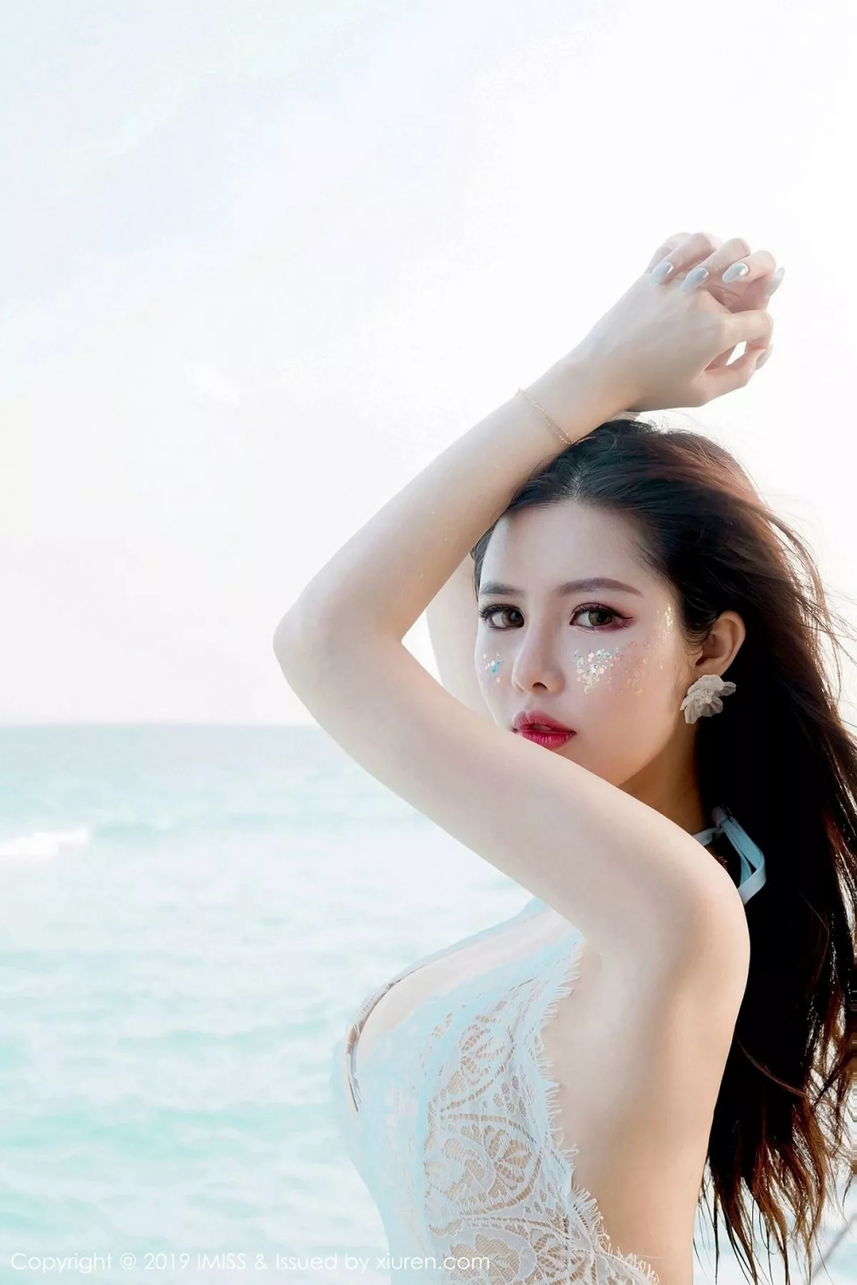 秀人集.com_[IMISS爱蜜社]Vol.330_女神若彤boomboom马尔代夫旅拍户外薄纱透视内衣完美诱惑写真40P