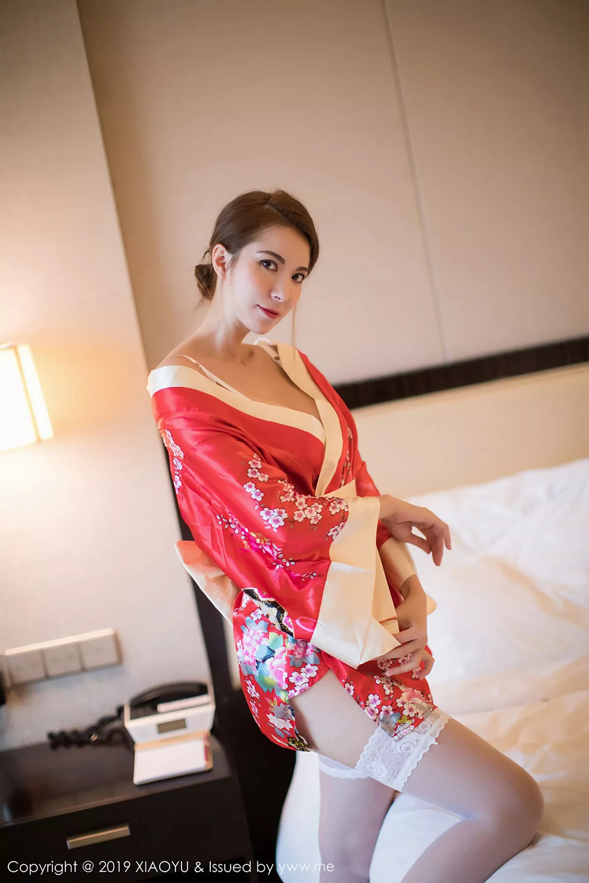 秀人集.com_[XiaoYu画语界]Vol.014_女神Carry私房性感红色和服配白色蕾丝袜妩媚诱惑写真53P