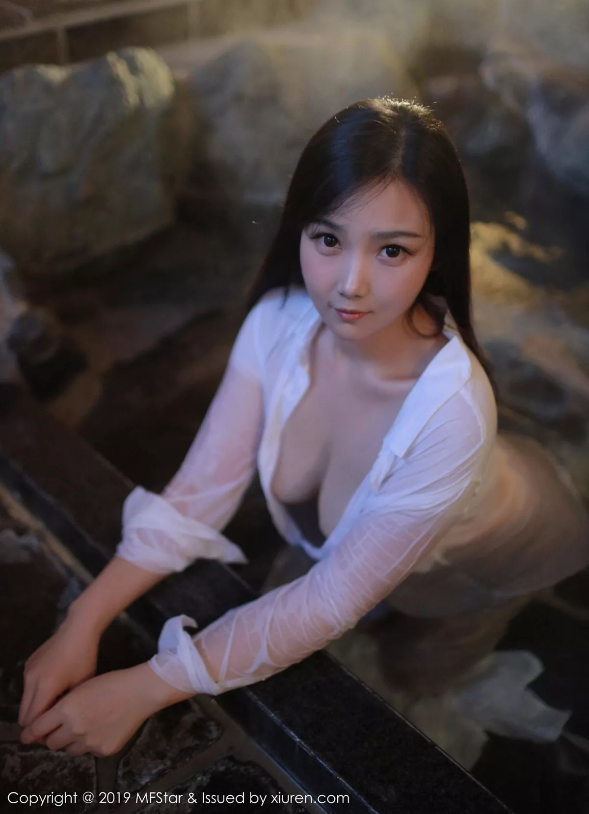 秀人集.com_[MFStar模范学院]Vol.176_女神徐微微miar日本旅拍浴池里真空白衬衣湿身诱惑写真41P