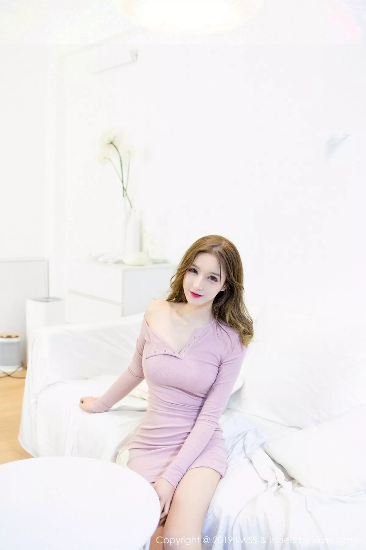 秀人集.com_[IMISS爱蜜社]Vol.336_嫩模小琳私房白色高叉连体衣半脱露豪乳极致诱惑写真43P